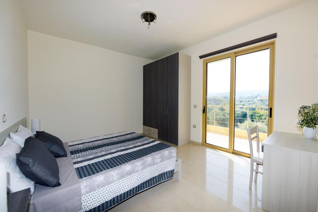 Stelia Luxury Apartments Kalavárda Екстериор снимка