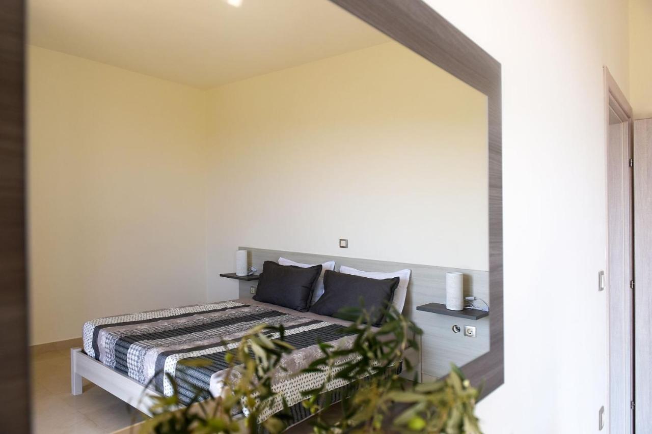 Stelia Luxury Apartments Kalavárda Екстериор снимка