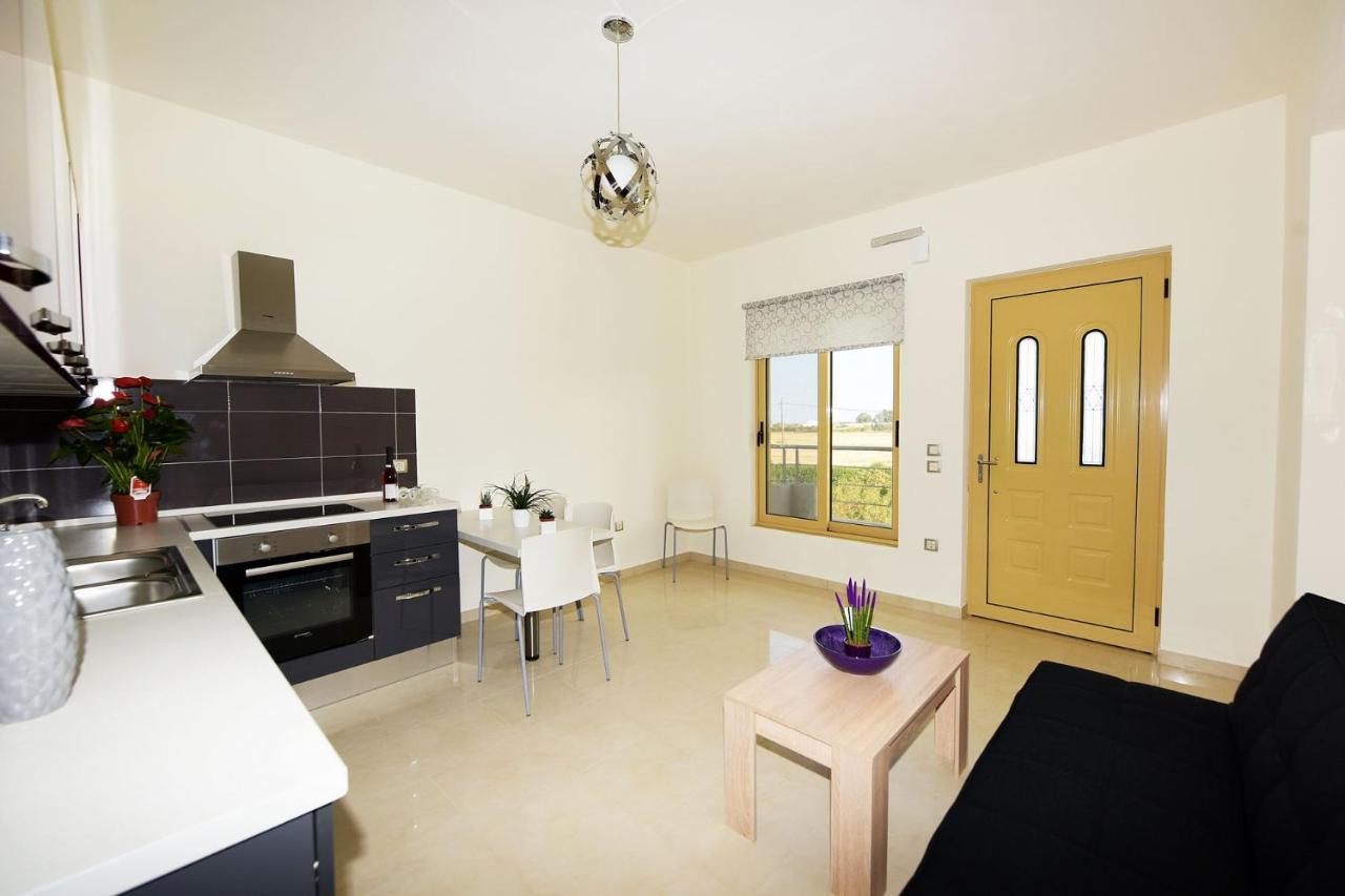 Stelia Luxury Apartments Kalavárda Екстериор снимка