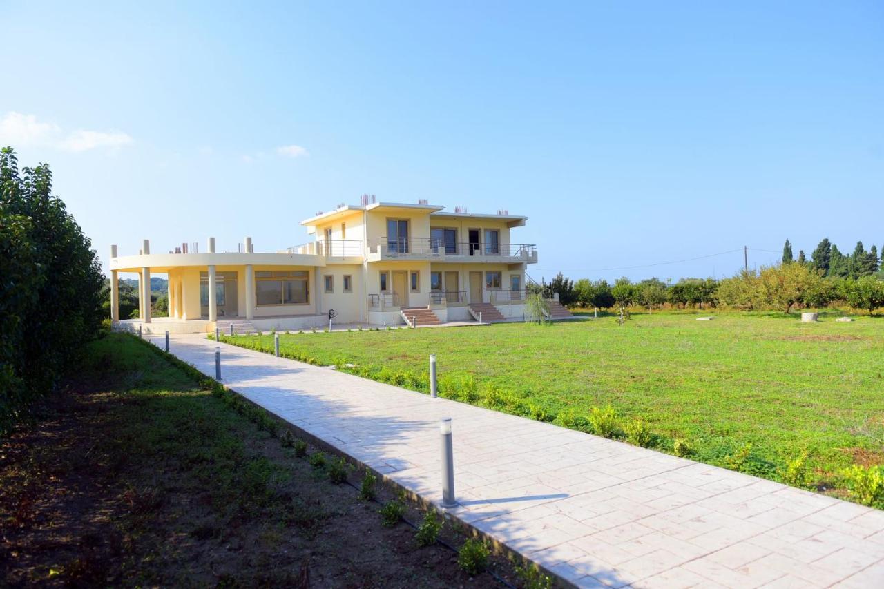 Stelia Luxury Apartments Kalavárda Екстериор снимка