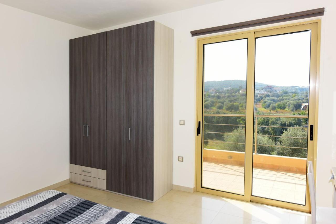 Stelia Luxury Apartments Kalavárda Екстериор снимка