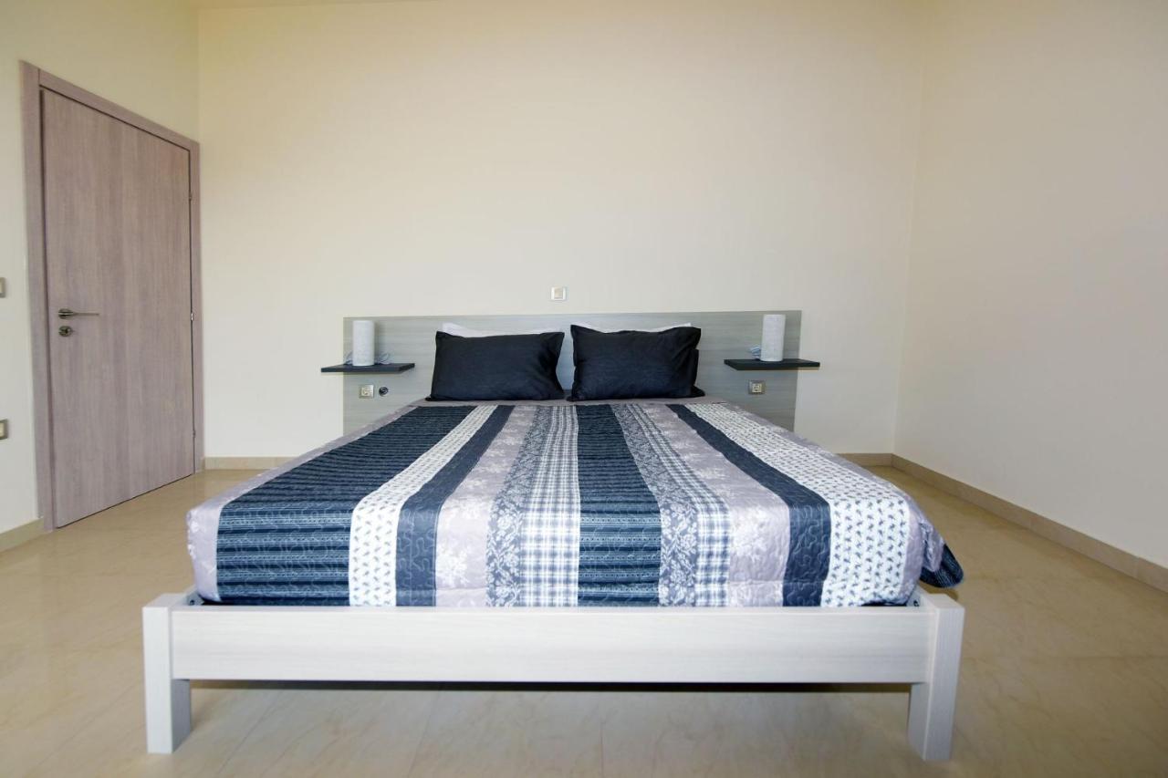 Stelia Luxury Apartments Kalavárda Екстериор снимка