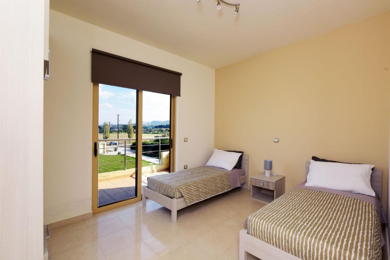Stelia Luxury Apartments Kalavárda Екстериор снимка