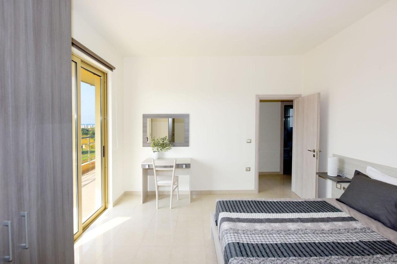 Stelia Luxury Apartments Kalavárda Екстериор снимка