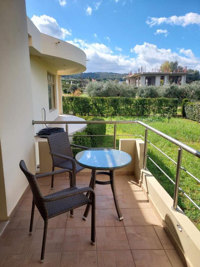 Stelia Luxury Apartments Kalavárda Екстериор снимка